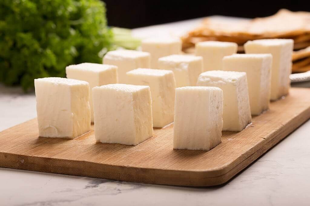 health-benefits-by-eating-cheese