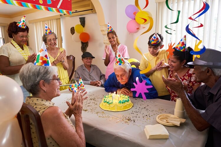 birthday-decorations-for-senior-citizens