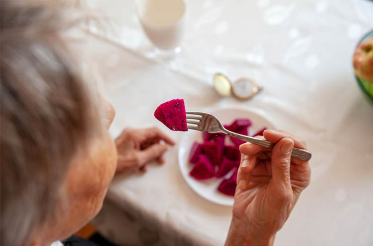 9-benefits-of-dragon-fruit-for-seniors